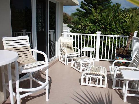 Front furnished balcony