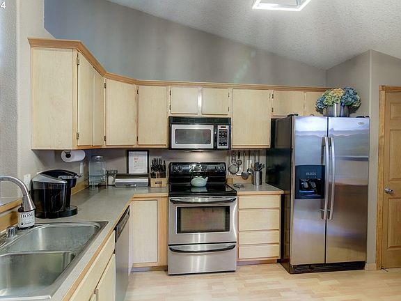 5th image of 8405 NE 16th St