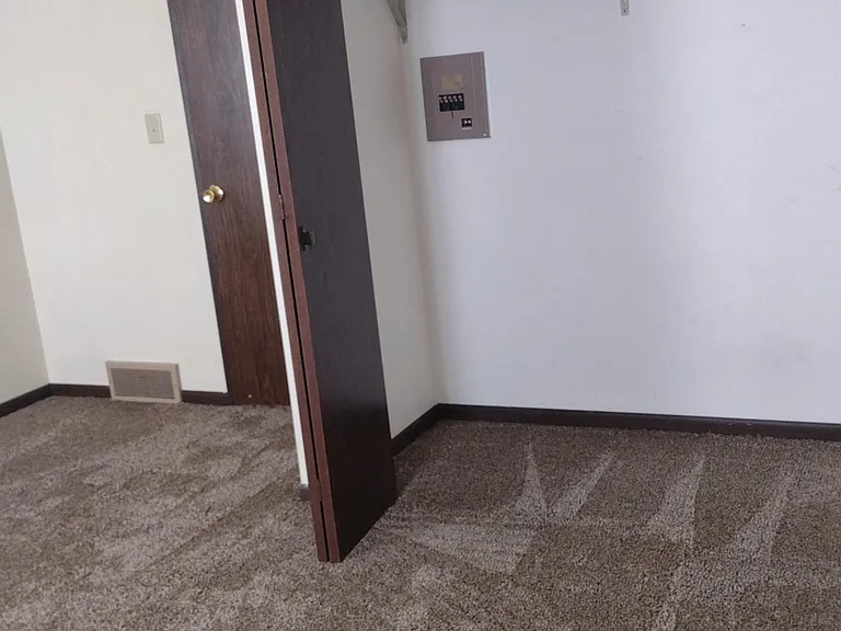 1/2 S 3rd St — Photo 7