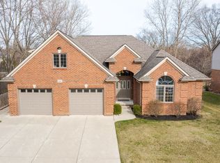 4066 Hanover Dr, Troy, MI 48085