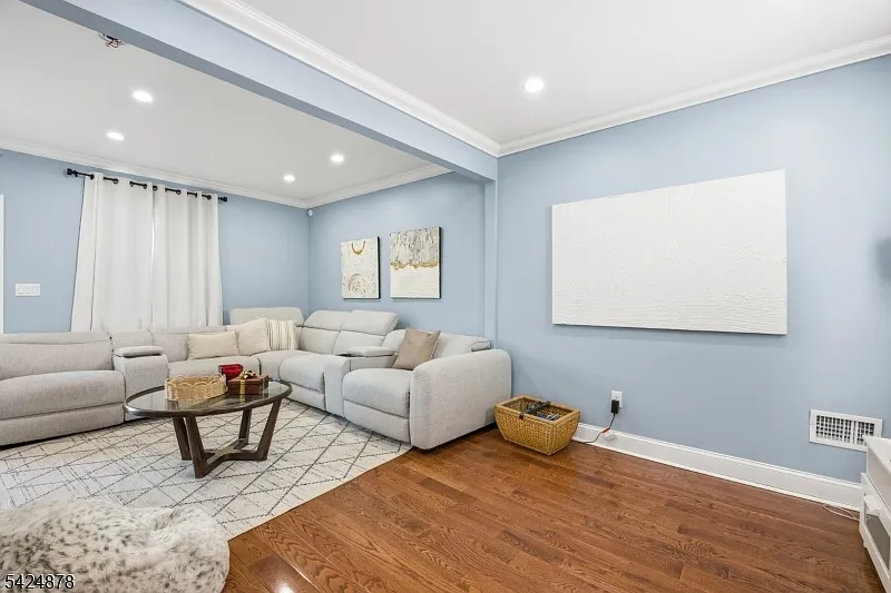 4 bed, 3.5 bath, $6,500 — Photo 4