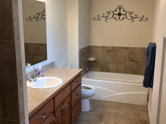 Master bathroom 