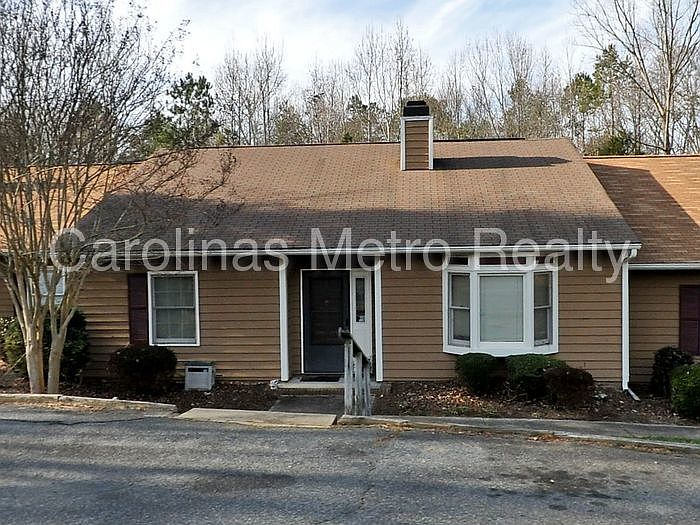 1st image of 8320 Summerglen Cres