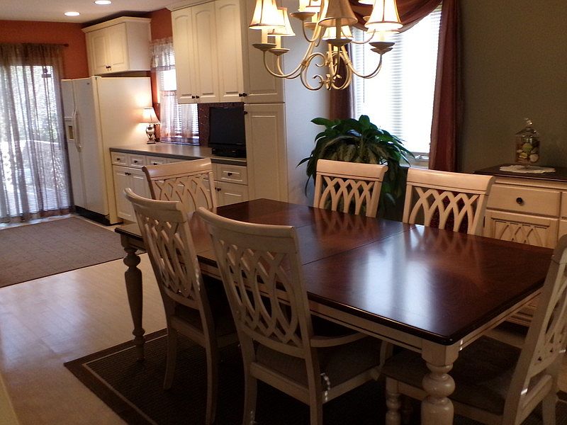 Dining Looking to Kitchen