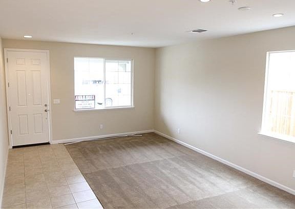 4th image of 254 Altadena Cir