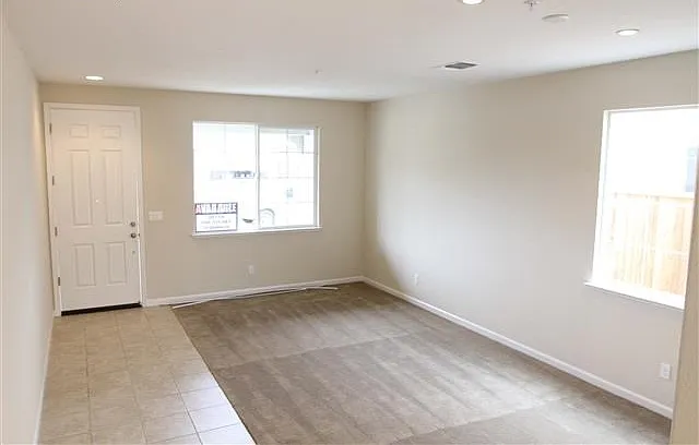254 Altadena Cir — Photo 4