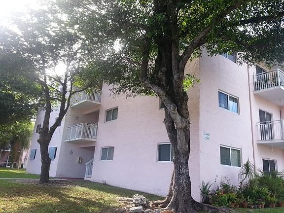 3rd image of 11309 SW 200th St APT 315-C