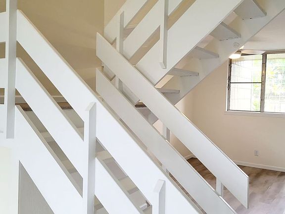 4th image of 94-145 Kuahelani Ave APT 130