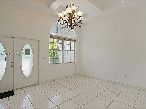 4th image of 25 Ludlam Dr