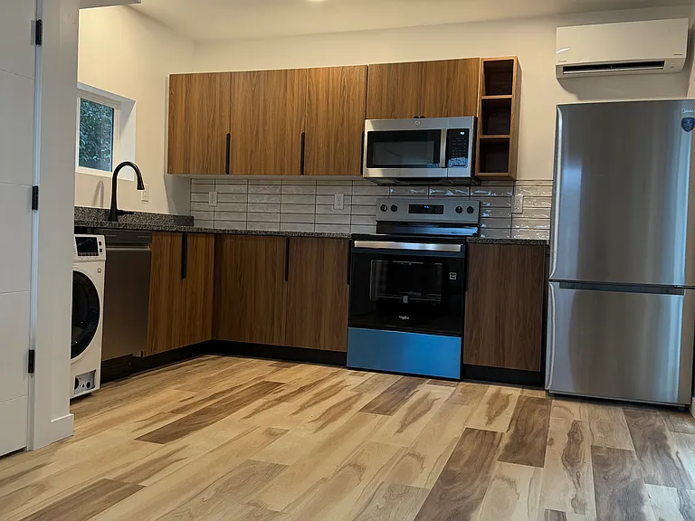 290 Monmouth Ave S — Photo 26