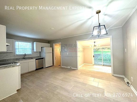 4th image of 5314 Dolphin Ln