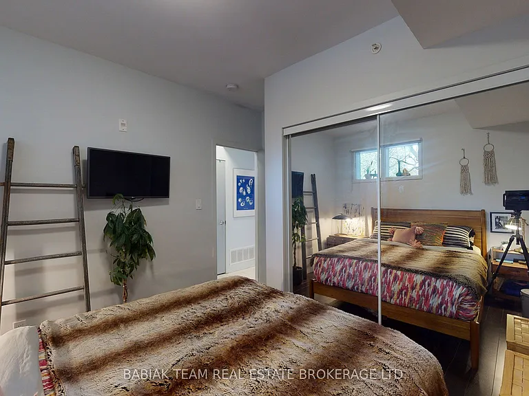 332 High Park Ave #203 — Photo 11