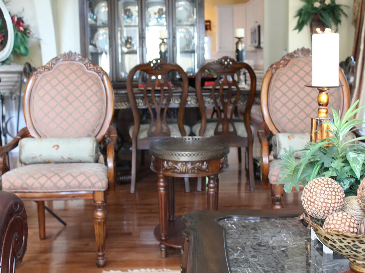 6 bed, $27,000 — Photo 1