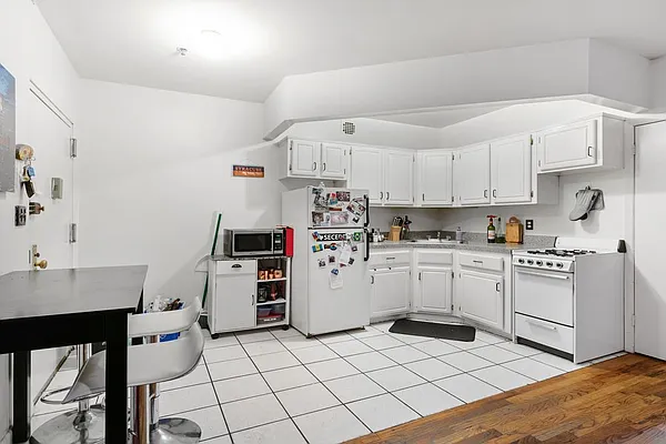 Rented by LG Fairmont Group | media 16