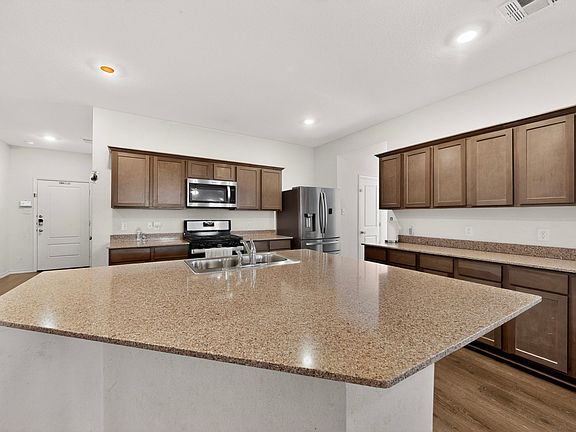 4th image of 1114 Emerald Gate Dr