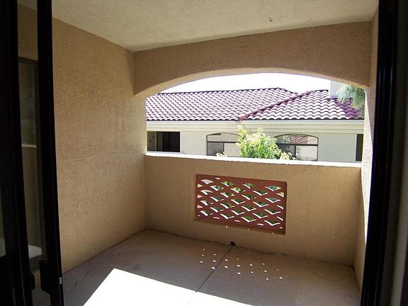 3rd image of 5104 N 32nd St Unit 427
