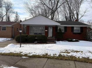 20402 Kenmore Ave, Harper Woods, MI 48225