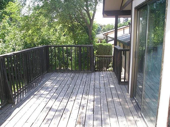3912 E Hartson Ave — Photo 2