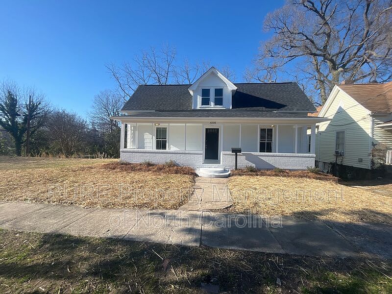 1st image of 608 S Yadkin Ave
