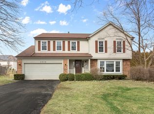 5608 Silentbrook Ln, Rolling Meadows, IL 60008