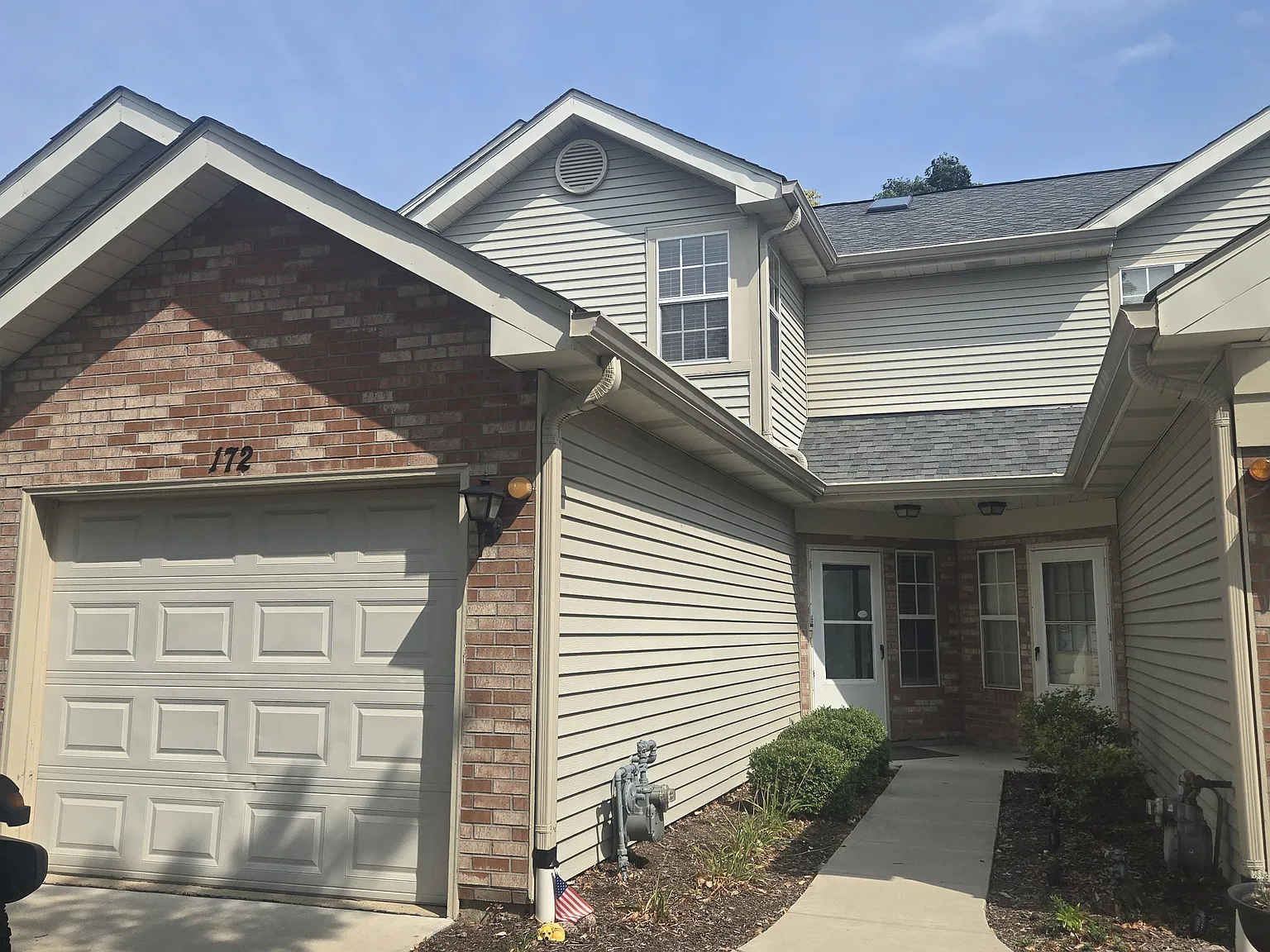 172 Golfview Dr — Photo 1