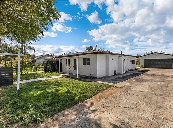 5th image of 125 N Soldano Ave