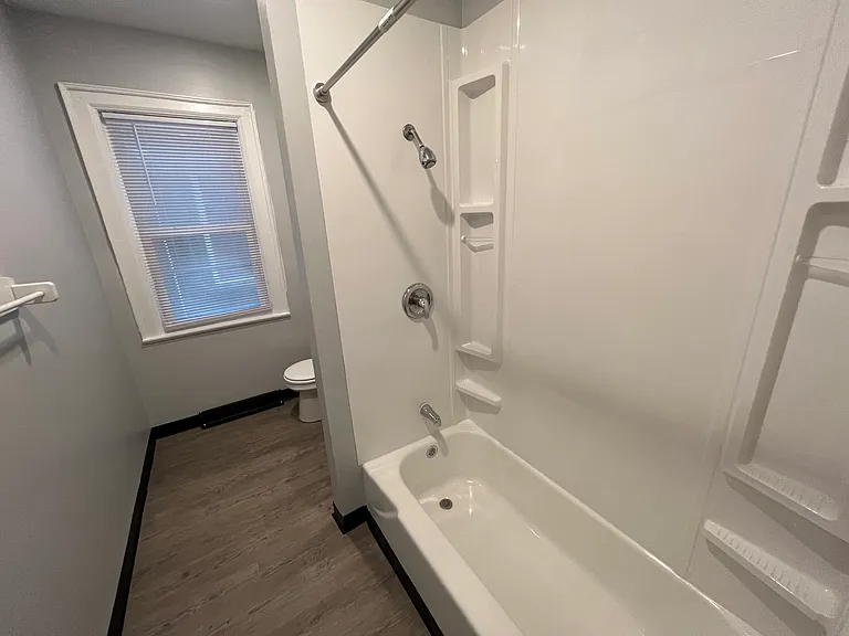 576 Potomac Ave #3 — Photo 9