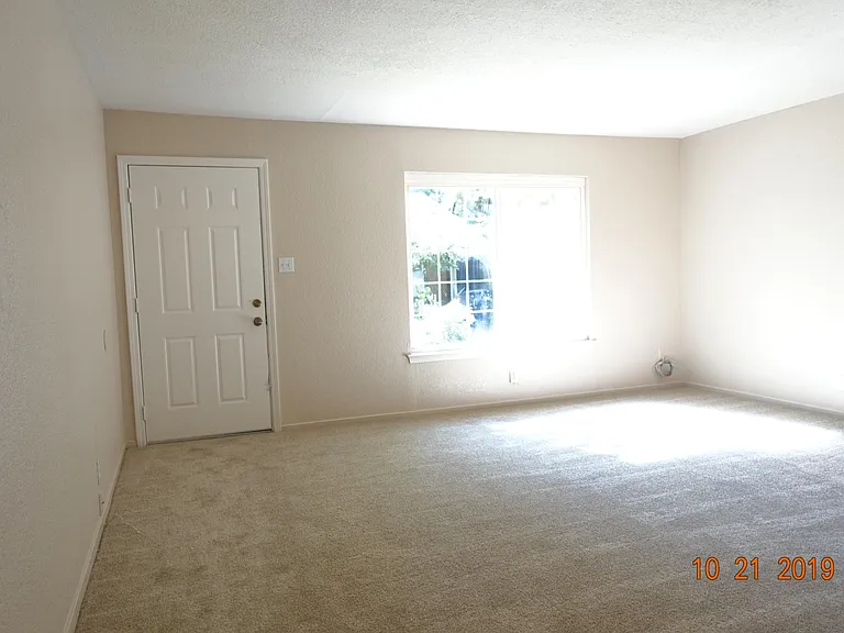 3968 67th St — Photo 2