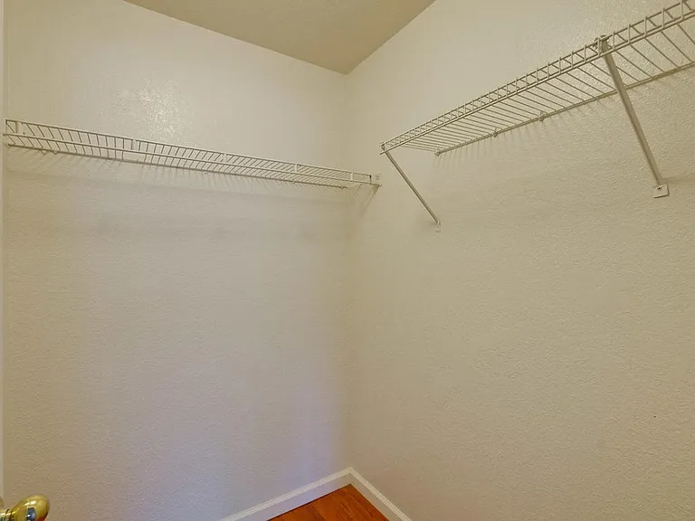2483 Alveswood Cir — Photo 10