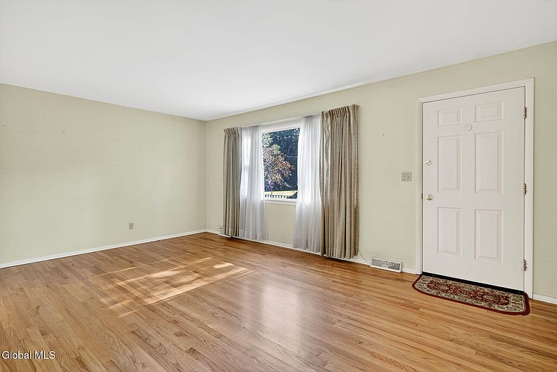 2nd image of 9 Jean Place