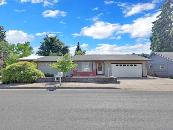 444 N 1st St, Creswell, OR 97426