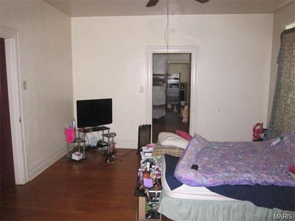 5th image of 4027-4029 Botanical Ave