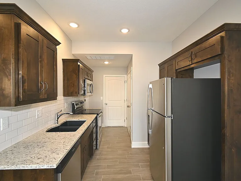 112 Ryan Ct — Photo 6
