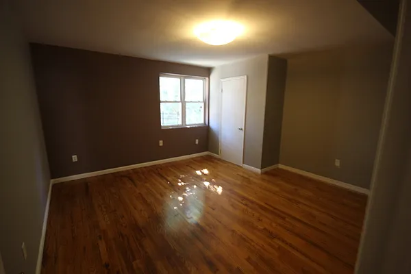 Rented by Evergreen Apartments BK | media 17