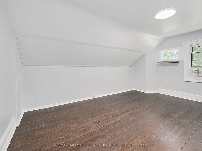 314 Nassau St — Photo 24