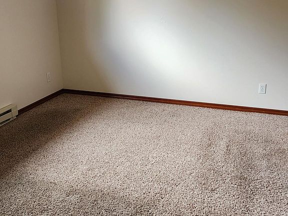 3rd image of 315 W 12th Ave
