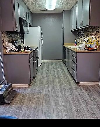 3rd image of 1221 N Peach Ave APT 222