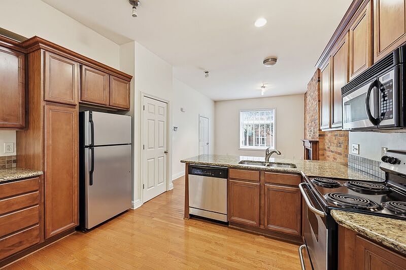 1st image of 34 Buttles Ave