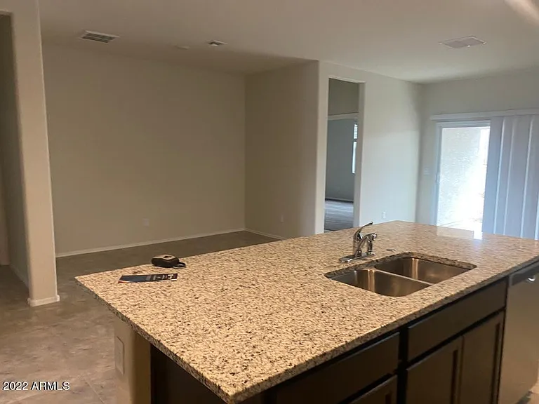 1023 W Avalon Canyon Dr — Photo 5