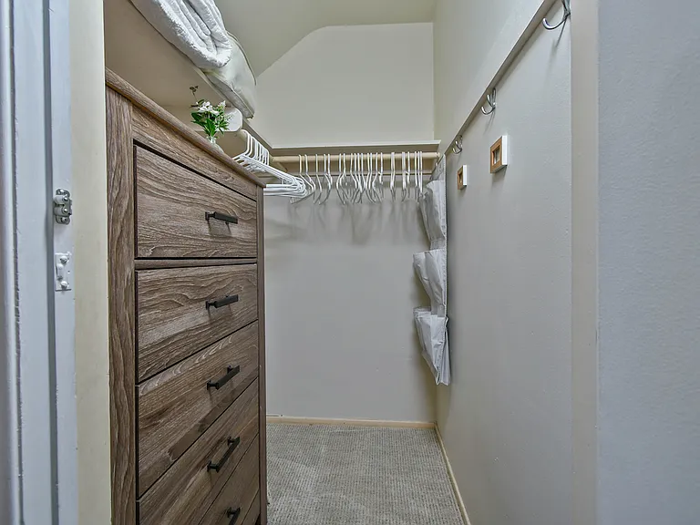 5820 Mammoth Ave — Photo 5