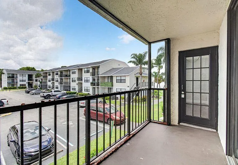 728 Executive Center Dr #29 — Photo 16
