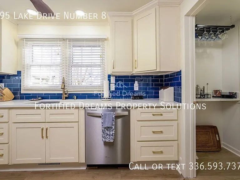 395 Lake Dr #8 — Photo 14
