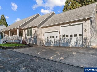 105 Gregory Ln, Mount Angel, OR 97362