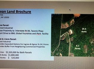 43 E Hook Cross Rd, Hopewell junction, NY 12533