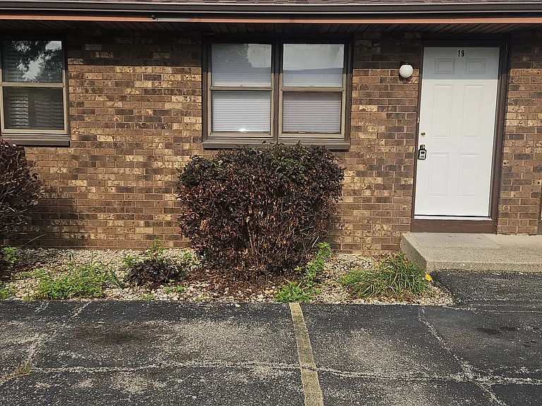 1002 Quail Dr #19 — Photo 1