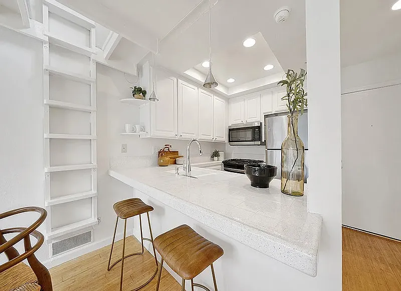 1 bed, 1.0 bath, 562 sqft, $2,250 — Photo 2