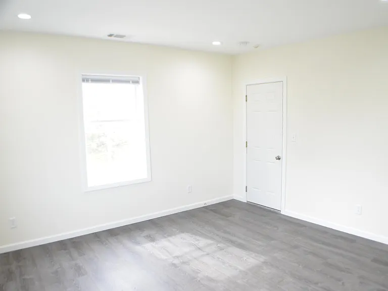 563 Burritt St #1N — Photo 2