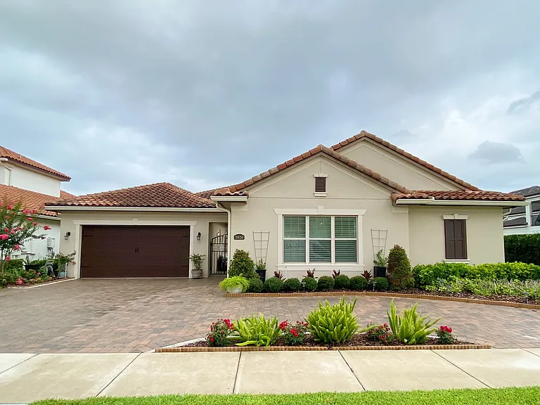 3920 Grassland Loop — Photo 1