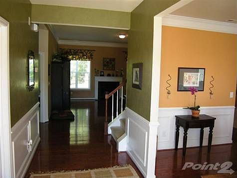 Foyer leads to dining room & greatroom