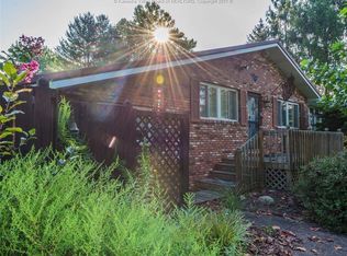 1420 Count Ln, Saint Albans, WV 25177